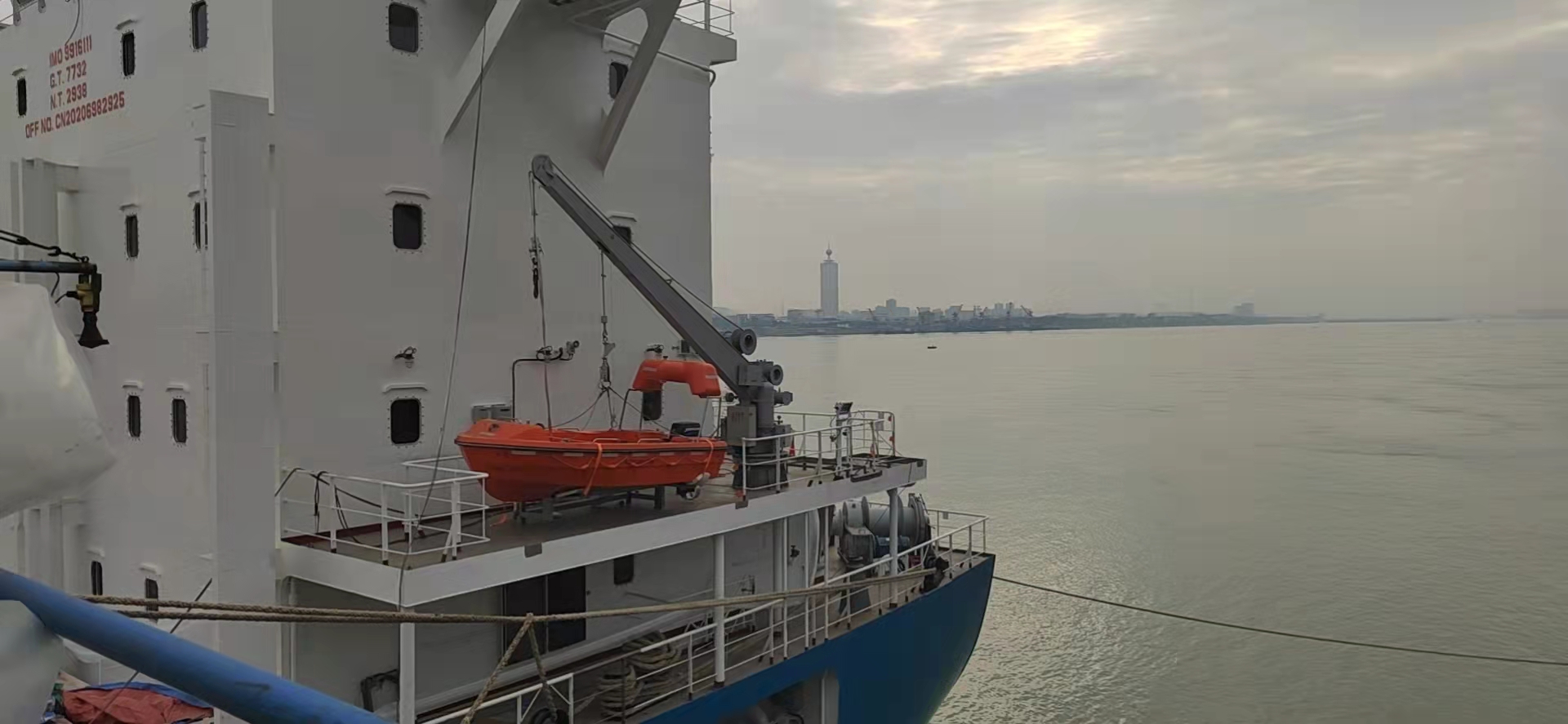 NINGBO NEW MARINE LIFESAVING EQUIPMENT CO., LTD. factory.