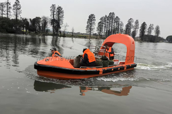 fast rescue boat-1