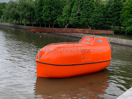 China-enclosed-lifeboat-for-sale-(1).jpg