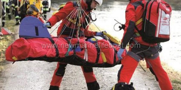 hoisting-unconscious-patients-adac-rescue-helicopter