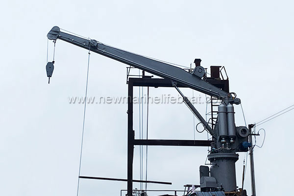 Single-Arm-Rescue-Boat-(rafts)-Launching-Appliance-and-Lift-1