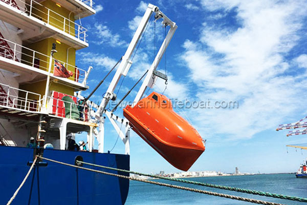 Lauching-Appliance-of-Free-Fall-Lifeboat-1