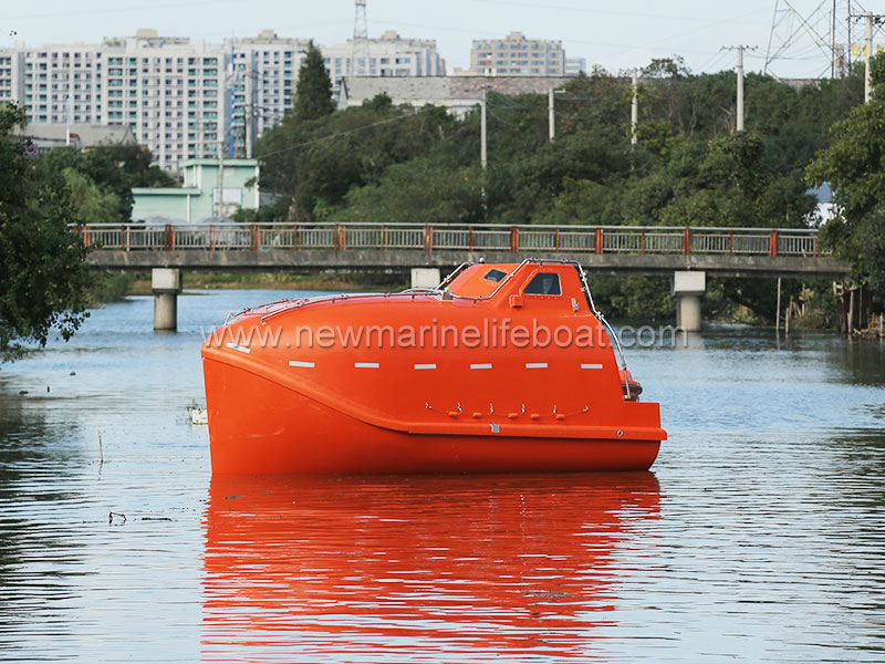 Free Fall Lifeboat-3