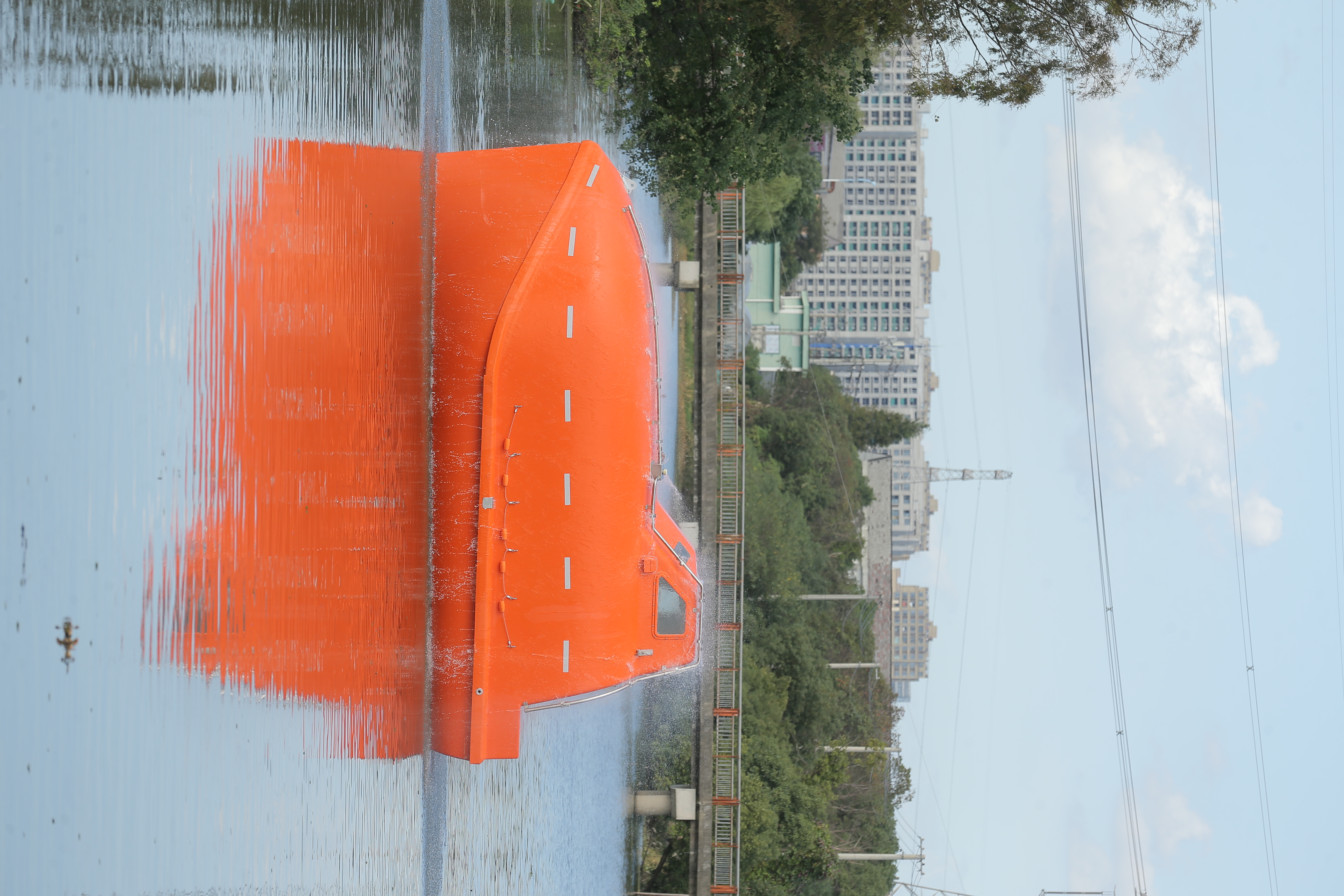 the advantages of free fall lifeboats (1)