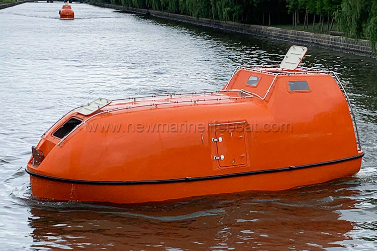 The Operations of Fully Enclosed Lifeboat